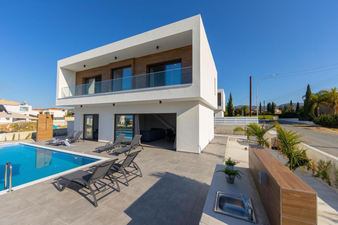 Villa Marlene, Walking Distance To Coral Beach! Peyia Exterior foto